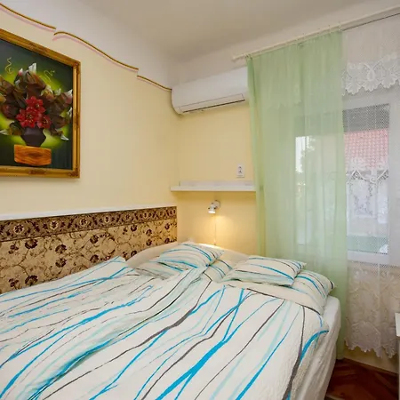 Amalia Apartment